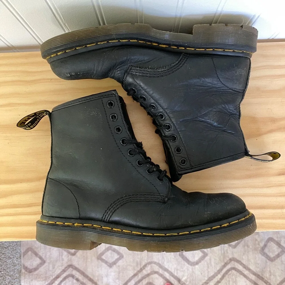 Dr Martens 1460 8-Eye Black Leather Combat Boots Size M8 W9 Work Safety AirWair